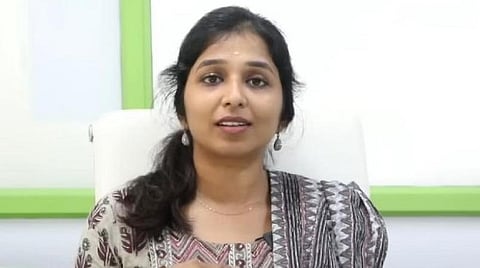 சமூக வலைதள கருத்துகளால் சர்ச்சை சித்த மருத்துவர் ஷர்மிகா 2-வது முறையாக விசாரணைக்கு ஆஜர்: பிப்.24-ல் விளக்கம் அளிப்பதாக உறுதி