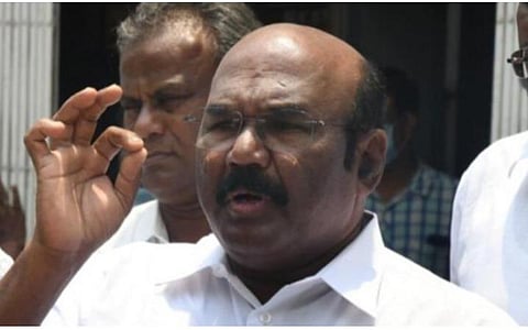 ஈரோடு கிழக்கு தொகுதியில் திமுக தொடர்ந்து முறைகேடு: தலைமை தேர்தல் அதிகாரியிடம் அதிமுக புகார்