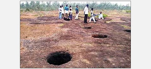 புதுக்கோட்டை மாவட்டம் பொற்பனைக்கோட்டையில் இரும்பு உருக்கு ஆலை செயல்பட்ட பகுதி.