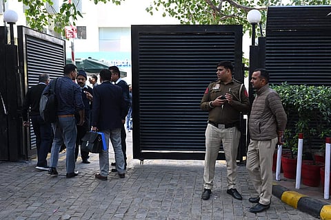 பிபிசி அலுவலகத்தில் 2-வது நாளாக தொடரும் வருமான வரி துறையினர் சோதனை