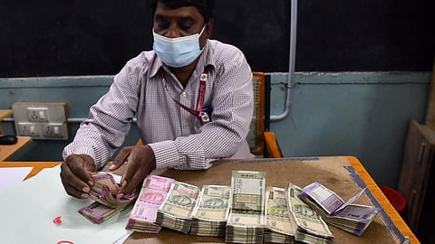 ஈரோடு கிழக்கு தொகுதியில் ஆவணங்கள் இல்லாத ரூ.4.37 லட்சம் பறிமுதல்