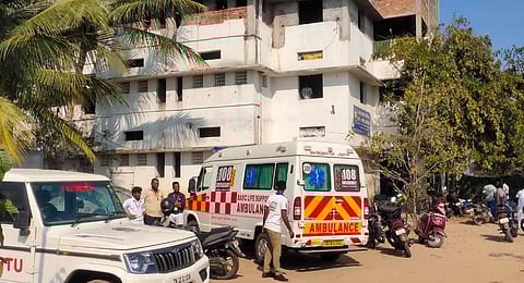 விழுப்புரத்தில் உரிய அனுமதியின்றி செயல்பட்டு வந்த ஆதரவற்றோர் இல்லம்