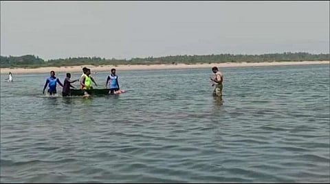 பிஞ்சு உயிர்களை குடித்த ஆறு