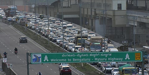 உலகளவில் போக்குவரத்து நெரிசல் மிகுந்த நகரங்களில் பெங்களூருவுக்கு 2-ம் இடம் - ஜியோலொகேஷன் ஆய்வில் தகவல்
