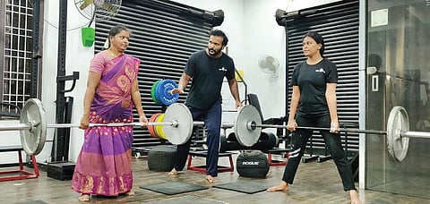 மகன், மருமகளுடன் உடற்பயிற்சி