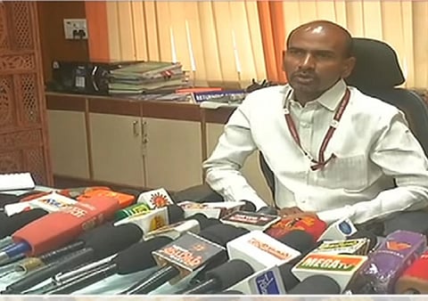 தேர்தல் நடத்தும் அலுவலர் சிவக்குமார்