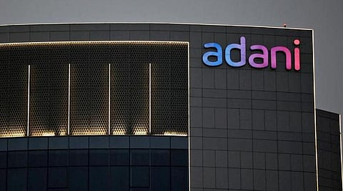 அதானி குழுமத்தின் சந்தை மதிப்பு ரூ.8.20 லட்சம் கோடிக்கு கீழ் சரிவு