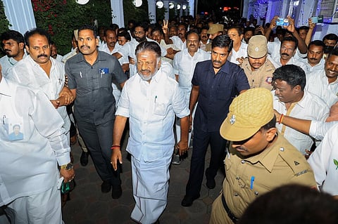 அதிமுக விதிகளில் மாற்றம் செய்ய வேண்டாம் - தேர்தல் ஆணையத்துக்கு முன்னாள் முதல்வர் ஓபிஎஸ் கடிதம்