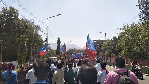 சேலத்தில் அண்ணாமலை கொடும்பாவியை எரிக்க முயன்ற விசிகவினர்