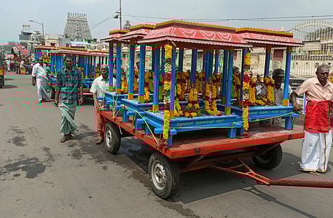 ஊர்வலம் வரும் நாயன்மார்கள்