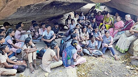 மெல்ல கரைகிறேன்…