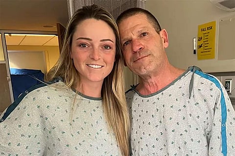 தந்தைக்கு ரகசியமாக சிறுநீரக தானம் செய்த மகள்