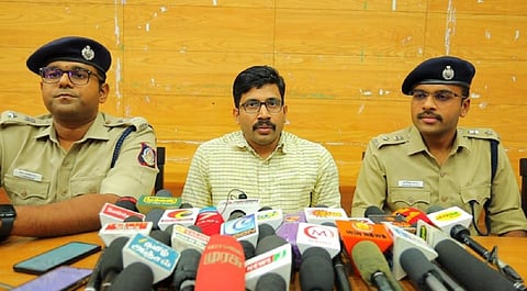 வட மாநிலத் தொழிலாளர்கள் பிரச்சினை: திருப்பூர் மாவட்ட ஆட்சியர், காவல் துறை அவசர விளக்கம்