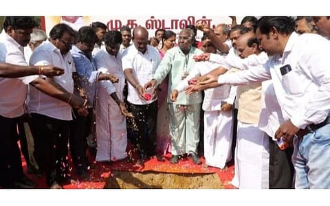 1,000 பேர் அமரும் வகையில் நந்தனம் கல்லூரியில் ரூ.3.70 கோடியில் கலையரங்கம்: அமைச்சர் அடிக்கல் நாட்டினார்