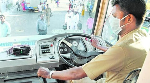 அரசு பேருந்து ஓட்டுநர்களின் ஓய்வு வயதை குறைக்க விரைவில் பரிந்துரை