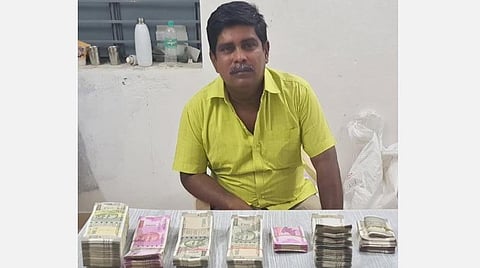 கைது செய்யப்பட்ட உதவி செயற்பொறியாளரின் உதவியாளர் குமார்