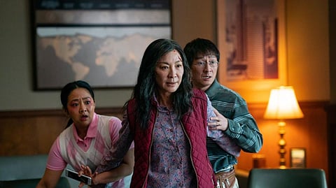 7 ஆஸ்கர் விருதுகளை வென்ற ‘எவ்ரிதிங் எவ்ரிவேர் ஆல் அட் ஒன்ஸ்’