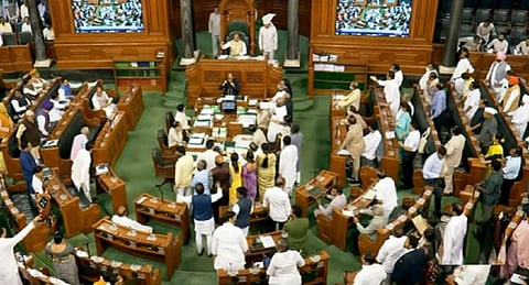 அமளி, அமளி, மீண்டும் அமளி... - நான்காவது நாளாக நாடாளுமன்ற இரு அவைகளும் முடக்கம்