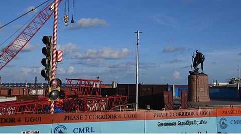 மெட்ரோ ரயில் கட்டுமானப் பணி: மெரினாவில் காந்தி சிலை தற்காலிகமாக இடமாற்றம்