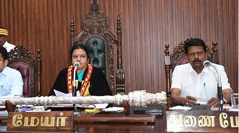 மதுரை மேயர் - துணை மேயர் மோதல் முற்றுகிறது: கல்வெட்டில் பெயர் போடாததால் போராட்டம் என ஆணையருக்கு கடிதம்