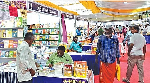 பபாசியுடன் இணைந்து திருவள்ளூர் மாவட்ட நிர்வாகம் நடத்தும் ஆவடி புத்தக காட்சி நேற்று தொடங்கியது.