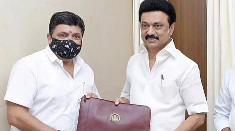 வகுத்தலும் வல்லது அரசு