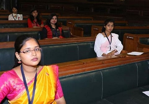 தேசிய இளைஞர் நாடாளுமன்றக் கூட்டத்தில் பங்கேற்ற விருதுநகர் மாணவி வைஷாலி