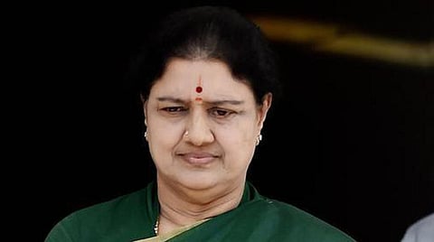 பொதுச்செயலர் பதவியில் இருந்து நீக்கம்: சசிகலா மனு 23-ம் தேதி விசாரணை