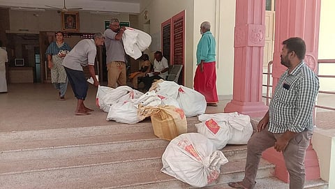 பழநி தேவஸ்தானத்தில் 281 பணியிடங்களுக்கு இதுவரை 15,000+ விண்ணப்பங்கள் - மூட்டை மூட்டையாக டெலிவரி!