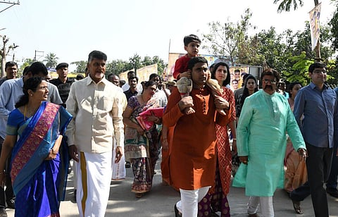 ஏழுமலையான் கோயிலில் சந்திரபாபு நாயுடு பேரன் பிறந்த நாளில் அன்னதானம்