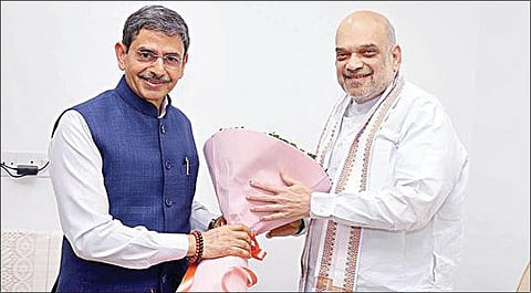 டெல்லி சென்றுள்ள ஆளுநர் ஆர்.என்.ரவி நேற்று, மத்திய உள்துறை அமைச்சர் அமித்ஷாவை சந்தித்து ஆலோசனை நடத்தினார்.