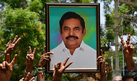 கோவையில் இபிஎஸ் ஆதரவாளர்கள் கொண்டாட்டம் | படம்: எம்.பெரியசாமி