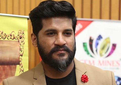 பாடகரும் நடிகருமான விஜய் யேசுதாஸ் வீட்டில் ரூ.60 லட்சம் நகைகள் திருட்டு: அபிராமபுரம் காவல் நிலையத்தில் புகார்