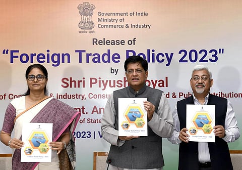 வெளிநாட்டு வர்த்தக கொள்கை- 2023 வெளியீடு: ரூ.164 லட்சம் கோடிக்கு ஏற்றுமதியை அதிகரிக்க இலக்கு