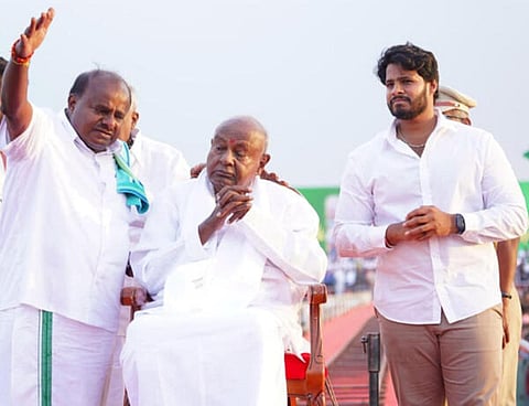 காங்கிரஸ் நாடாளுமன்றத் தேர்தலுக்காக கட்சியை ஒழுங்குபடுத்த வேண்டும்: முன்னாள் பிரதமர் தேவகவுடா