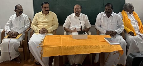 விழுப்புரம் மாவட்ட செயலாளர்கள், தலைவர்கள் கூட்டத்தில் பாமக நிறுவனர் ராமதாஸ் பேசுகிறார்