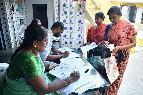 வாக்காளர் அட்டை - ஆதார் இணைப்பு கால அவகாசம் நீட்டிக்கப்படுமா?: தலைமை தேர்தல் அதிகாரி விளக்கம்