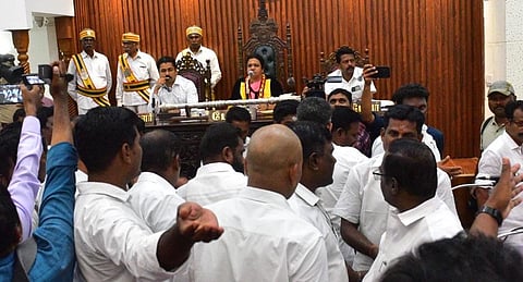 படம் :எஸ். கிருஷ்ணமூர்த்தி