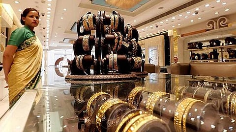 தங்கம் விலை புதிய உச்சம்: முதன்முறையாக சவரன் ரூ.45,000-ஐ கடந்தது