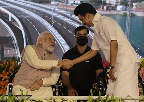 விழாவில் பேசும் பிரதமர் மோடி.