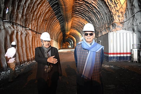 ஜோஜிலா சுரங்கப்பாதையை ஆய்வு செய்தார் நிதின் கட்கரி