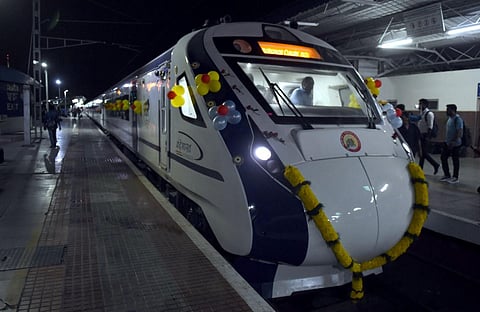 சென்னை - கோவை இடையே இயக்கப்படும் வந்தே பாரத் ரயிலில் கட்டண வேறுபாடு ஏன்? - ரயில்வே நிர்வாகம் விளக்கம்