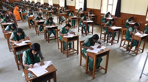 பத்தாம் வகுப்பு கணிதத் தேர்வு எளிது