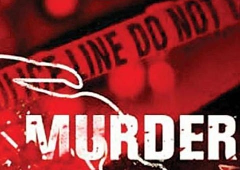 வாடிப்பட்டியில் தகராறை விலக்கி விட்ட இளைஞர் கொலை: பெண்கள் உட்பட 8 பேரை தேடும் போலீஸ்