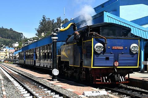 மேட்டுப்பாளையம் - உதகை இடையே சிறப்பு மலை ரயில் சேவை தொடக்கம்