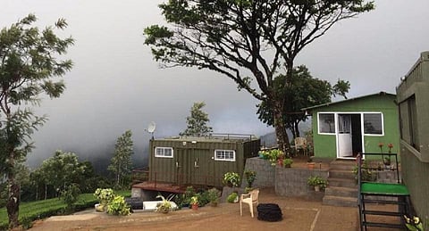 வால்பாறையில் உள்ள தங்கும் விடுதிகள் மே மாத இறுதிக்குள் அனுமதி பெற சுற்றுலாத் துறை அறிவுறுத்தல்