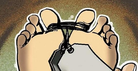 கரூர் அரசு மருத்துவக் கல்லூரி மருத்துவமனையில் முதியவர் தற்கொலை