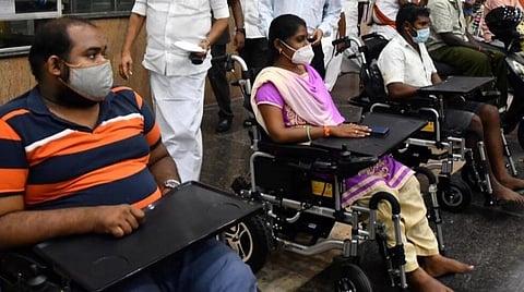 மாற்றுத் திறனாளிகளுக்கான பின்னடைவு காலி இடங்கள் ஓராண்டில் நிரப்பப்படும்: சட்டப்பேரவையில் அறிவிப்பு