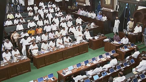 மீன்வள பல்கலை. துணைவேந்தர் நியமனம் உட்பட 3 சட்ட திருத்தங்கள் தாக்கல்: சட்டப்பேரவையில் நாளை நிறைவேற்றப்படும்