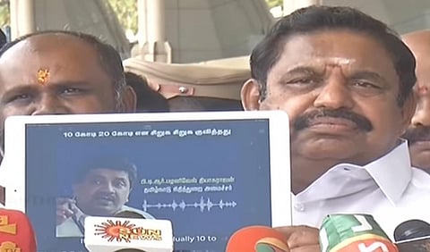 மதுரை விமான நிலையத்தில் செய்தியாளர்களைச் சந்தித்த எடப்பாடி பழனிசாமி